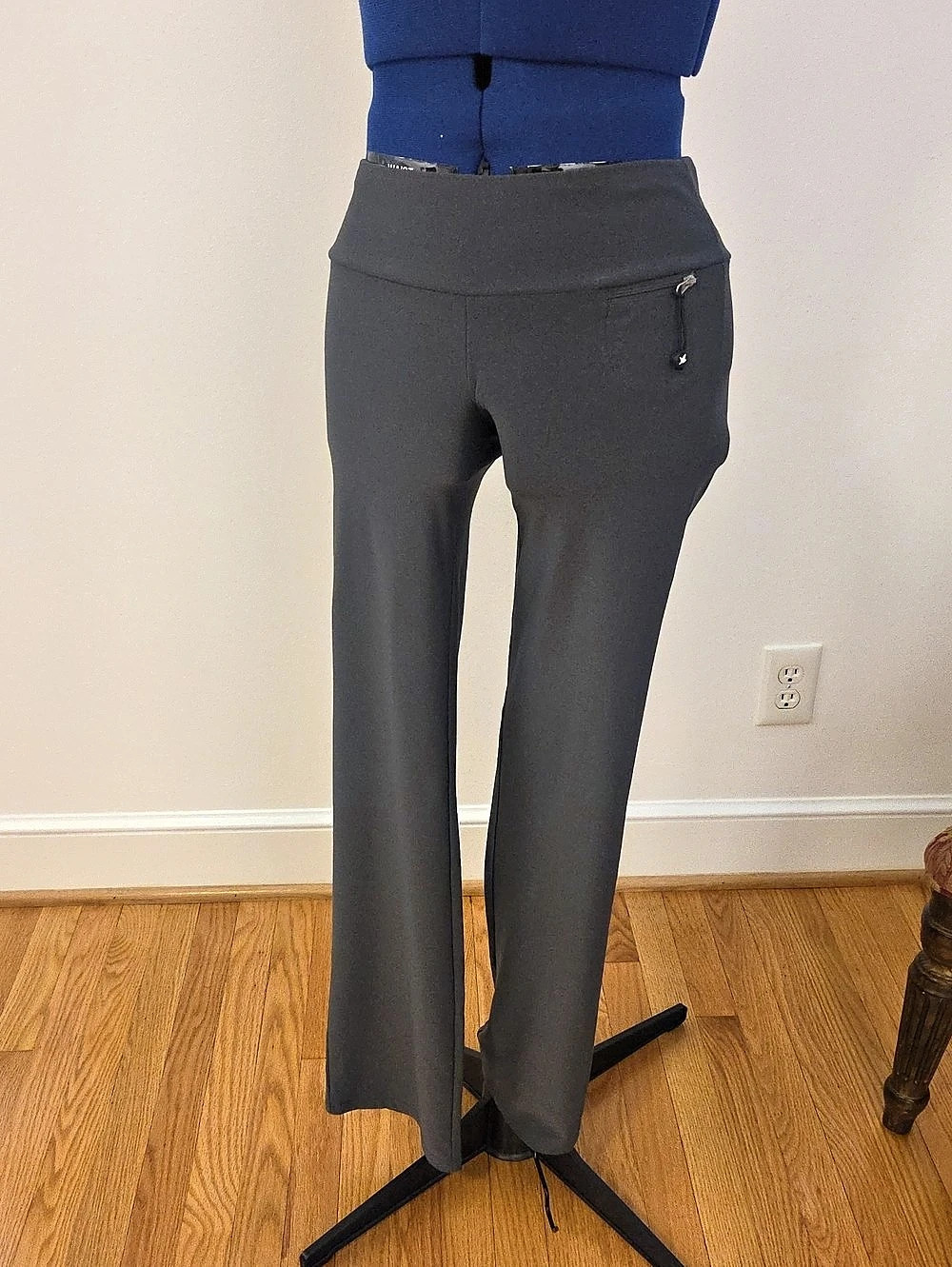 Aerie Fit Workout Pant Gray Straight-Leg Pant - Picture 2 of 6